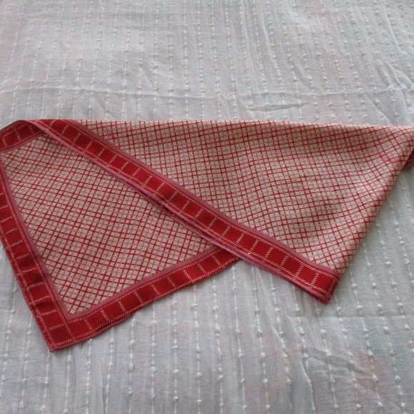 1960s cream & soft red checked scarf - Picture 2 of 6